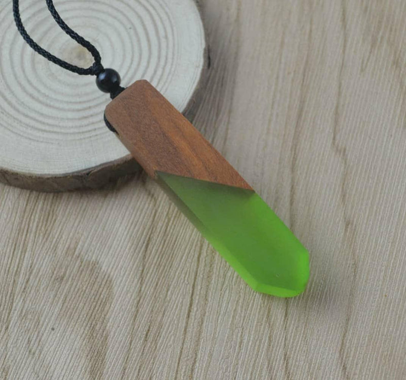 UNIQUE RESIN WOOD NECKLACE
