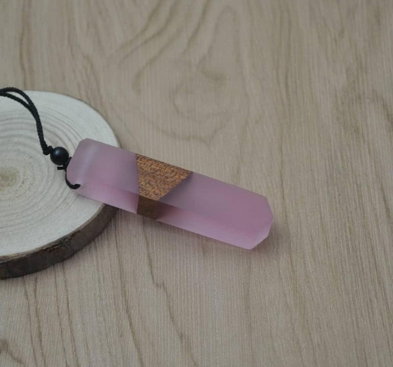 UNIQUE RESIN WOOD NECKLACE