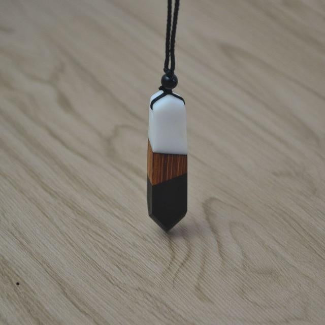 UNIQUE RESIN WOOD NECKLACE