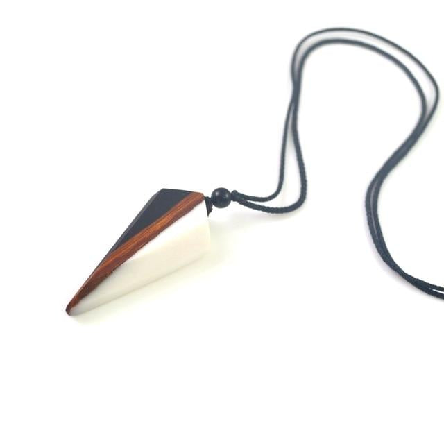 UNIQUE RESIN WOOD NECKLACE