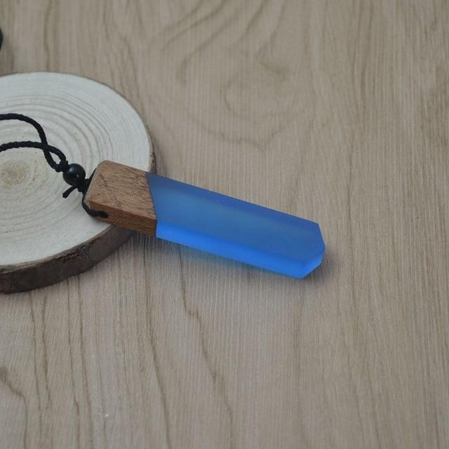 UNIQUE RESIN WOOD NECKLACE