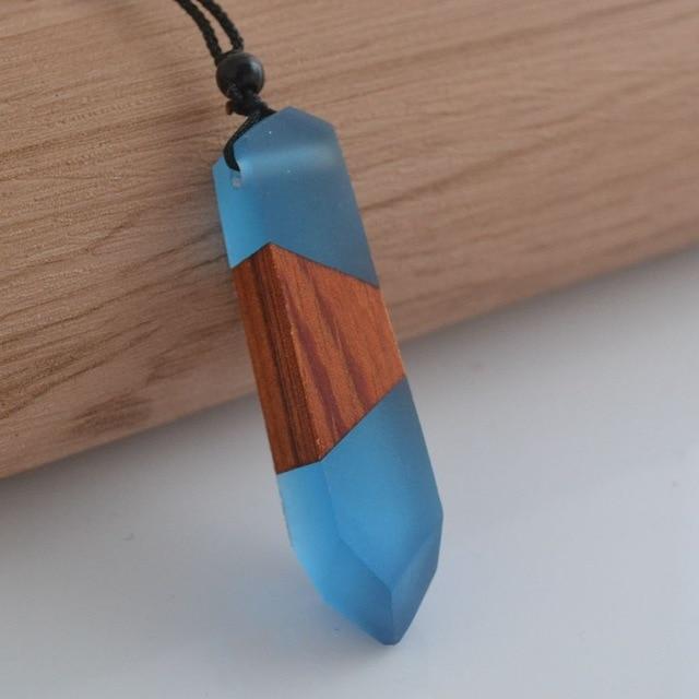 UNIQUE RESIN WOOD NECKLACE