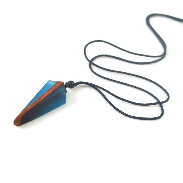 UNIQUE RESIN WOOD NECKLACE