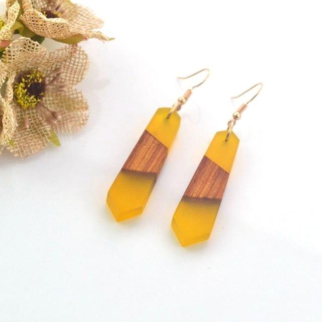 CHIC WOOD EARRINGS