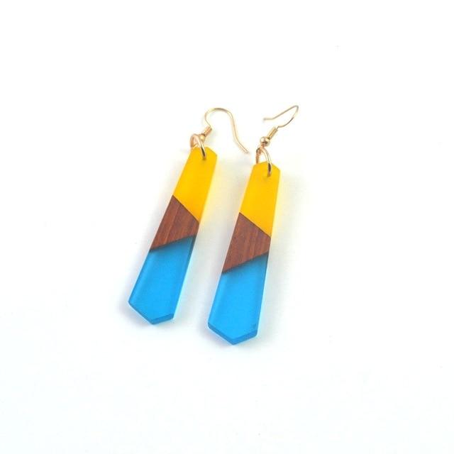 CHIC WOOD EARRINGS