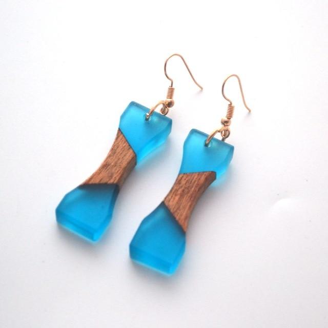 CHIC WOOD EARRINGS